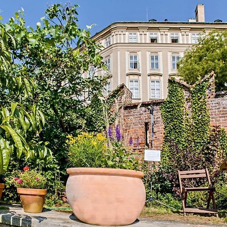 Royal View Apartments Прага Экстерьер фото