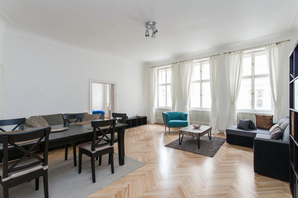 Royal View Apartments Прага Экстерьер фото