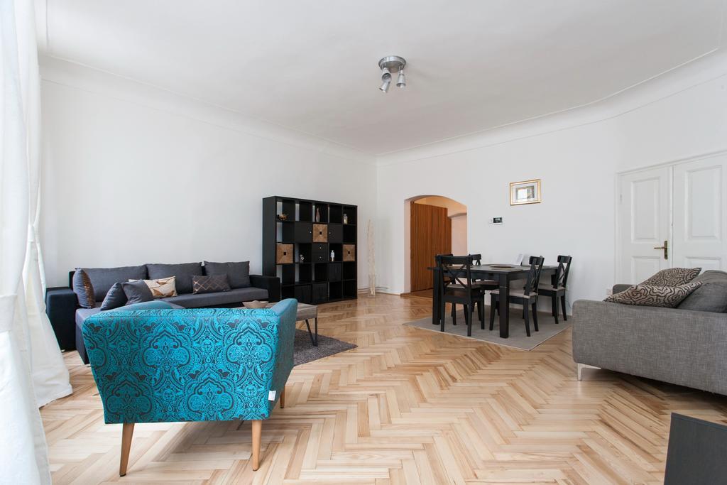 Royal View Apartments Прага Экстерьер фото