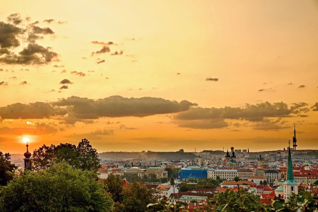 Royal View Apartments Прага Экстерьер фото