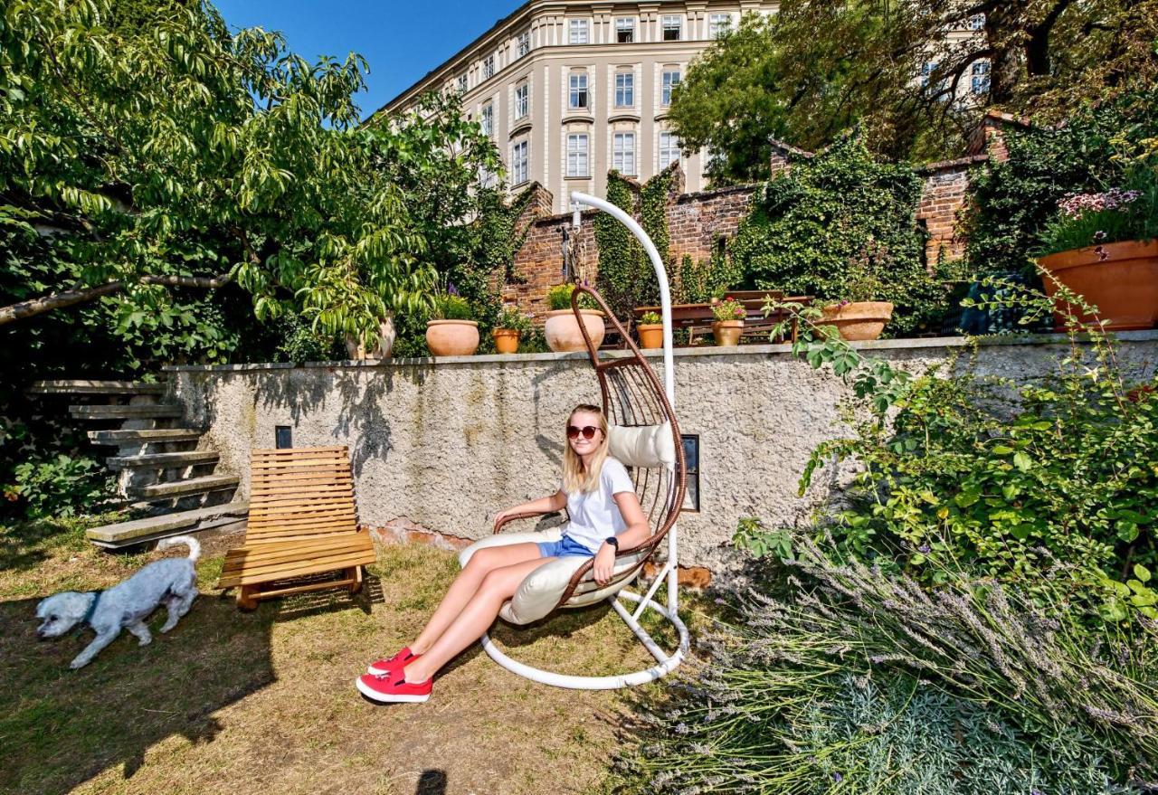 Royal View Apartments Прага Экстерьер фото