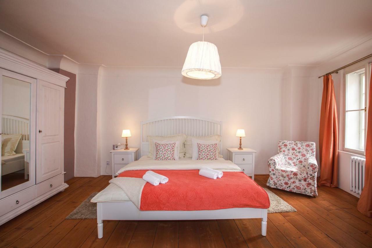 Royal View Apartments Прага Экстерьер фото
